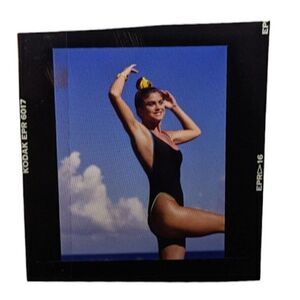 Kathy Ireland Photo Slide Swimsuit‎ Model Catalog Production Picture (G1)
